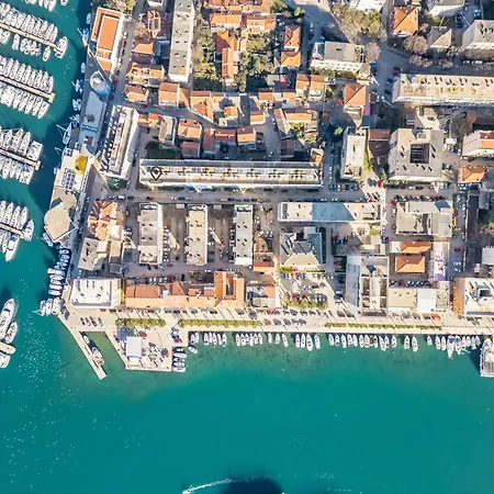 A&m 3 Bridge Luxury Center Lägenhet