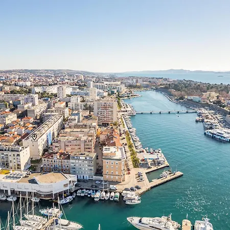 A&m 3 Bridge Luxury Center