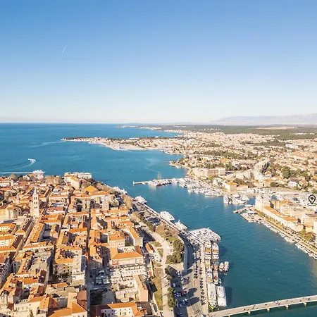 A&m 3 Bridge Luxury Center *