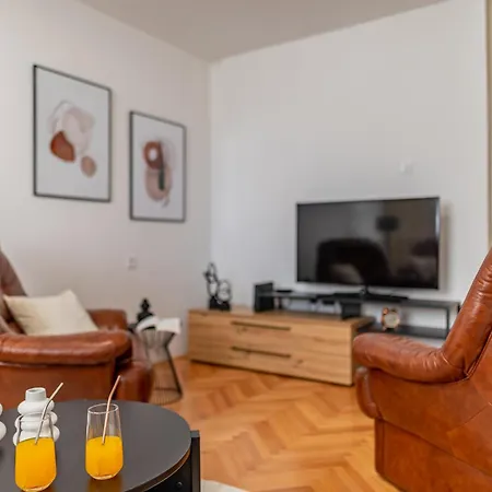 A&m 3 Bridge Luxury Center * 자다르