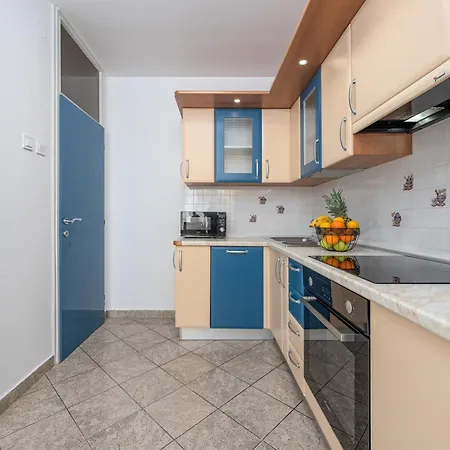 A&m 3 Bridge Luxury Center