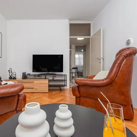 A&m 3 Bridge Luxury Center Appartement