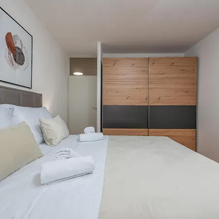 A&m 3 Bridge Luxury Center 아파트 자다르