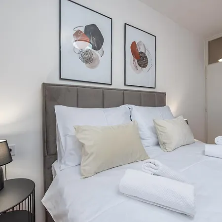 A&m 3 Bridge Luxury Center 아파트 자다르