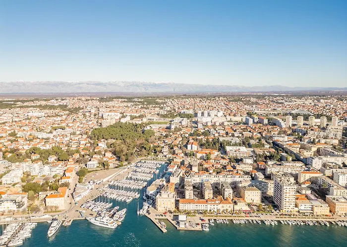 Lägenhet A&m 3 Bridge Luxury Center