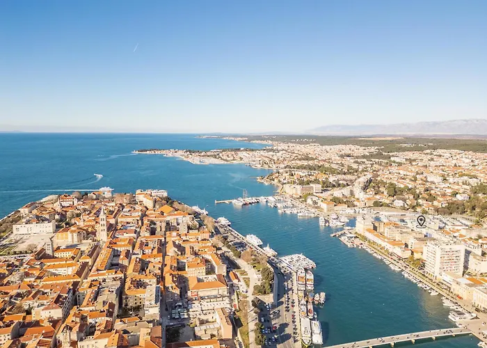 A&m 3 Bridge Luxury Center *