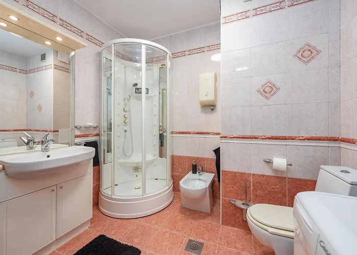 A&m 3 Bridge Luxury Center * זאדאר