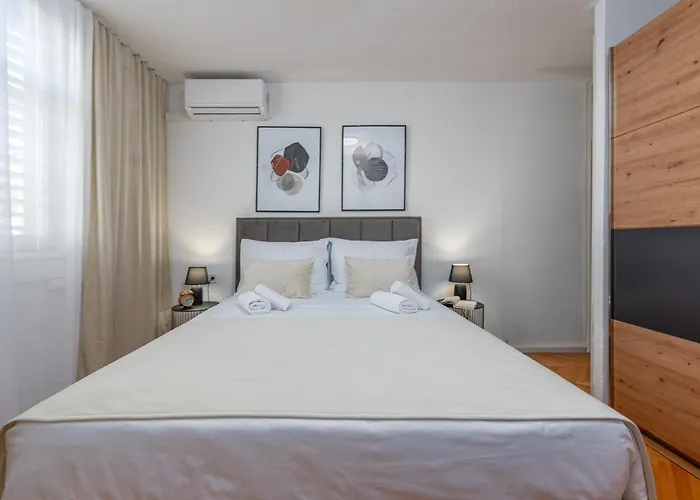 A&m 3 Bridge Luxury Center Lägenhet