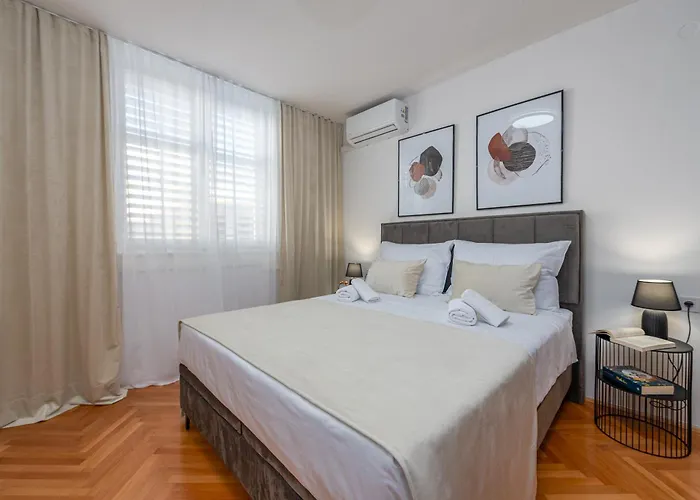 A&m 3 Bridge Luxury Center * זאדאר